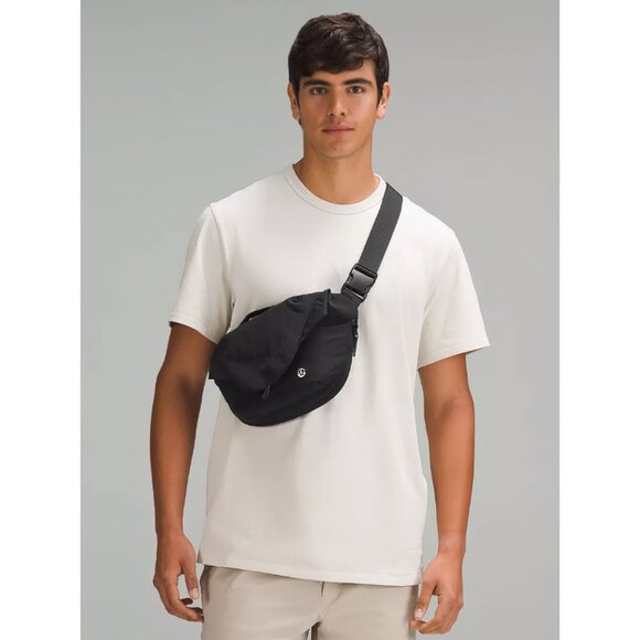 Lululemon Curved Crossbody 3L Black OS - Picture 10 of 16